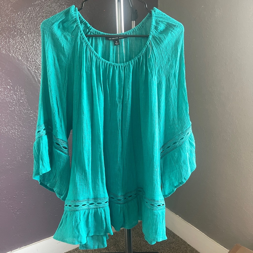 Perfect teal summer top!